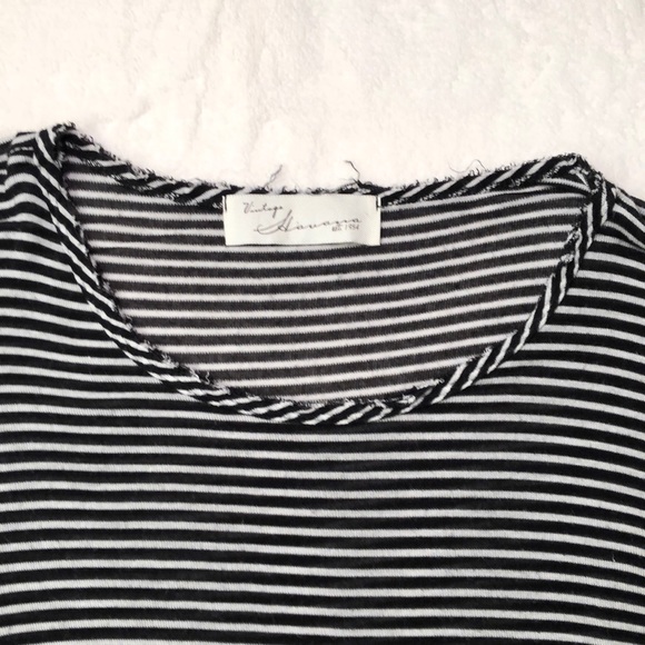 Short Sleeve Top - Picture 3 of 4